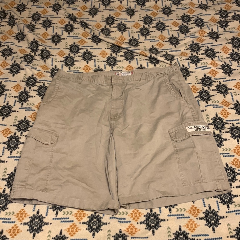 Mens US POLO ASSN size 42 cargo shorts